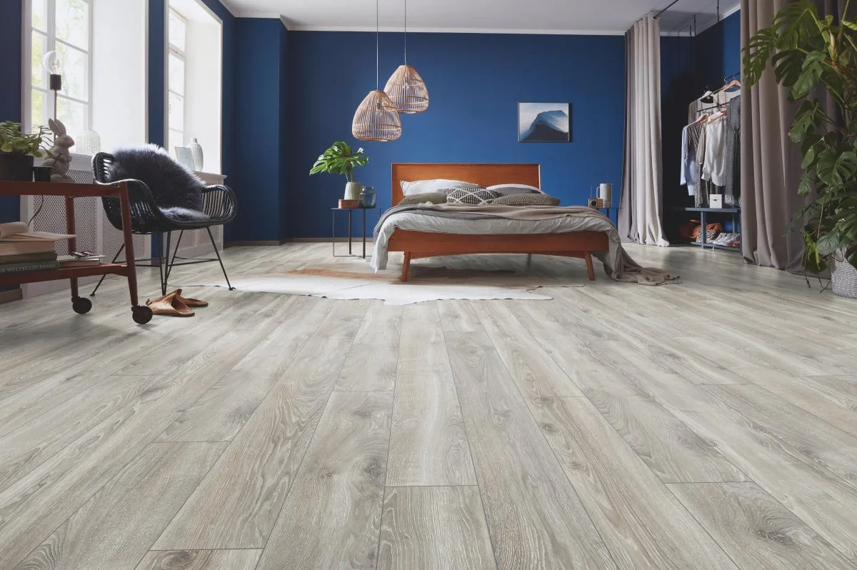 Laminuota grindų danga Kronotex Mammut D4797 Highland Oak Silver