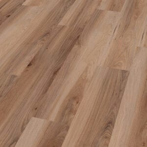 72.22.91.110121061611012005211101240212LVTHickoryNashvilleOFPersV01 Vinilinė danga ter Hürne Sōya Luxury Tiles Wood PRO Hickory Nashville long plank